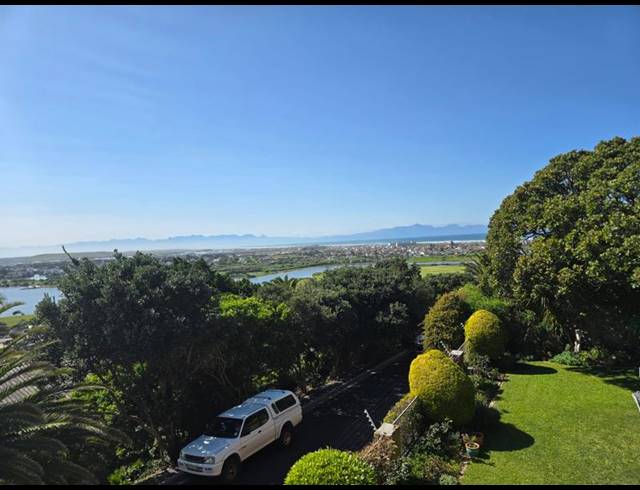 3 BEDROOM HOUSE FOR SALE IN LAKESIDE